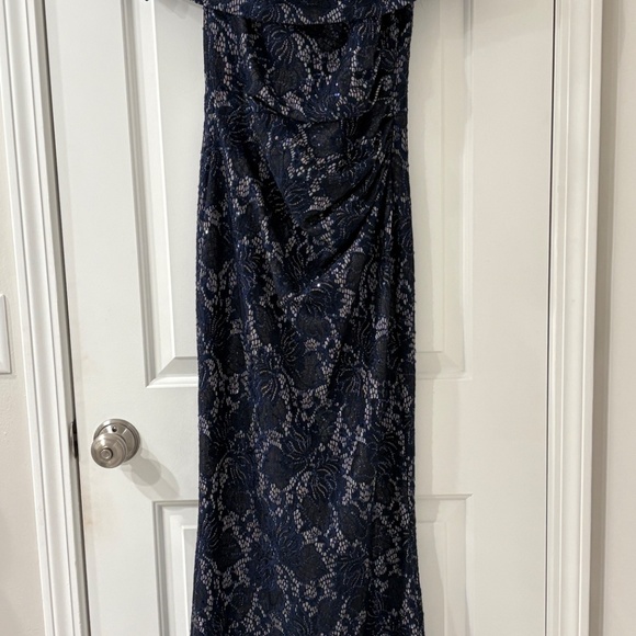 Vince Camuto Navy and Silver Evening Gown - Size 6 - Like New - Picture 7 of 7